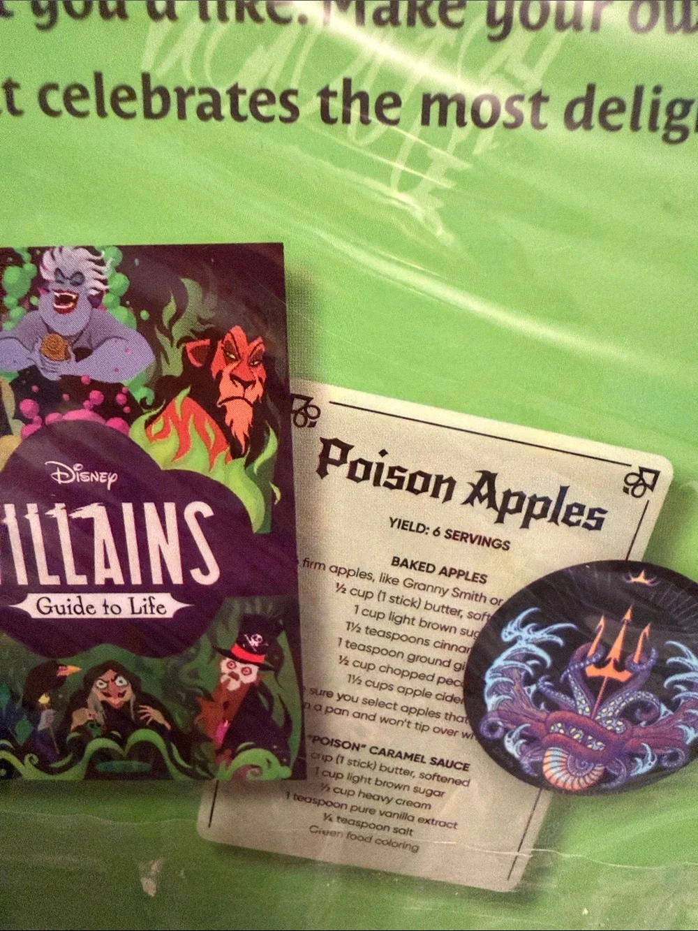 Disney Villains Halloween Book-13 Mystery Pockets packed w/ goodies/games/gifts!